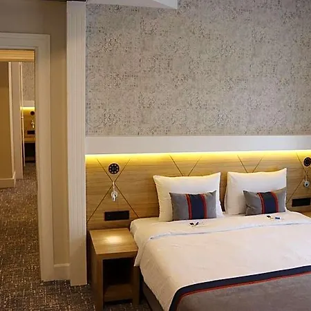 Hotel Des'otel *